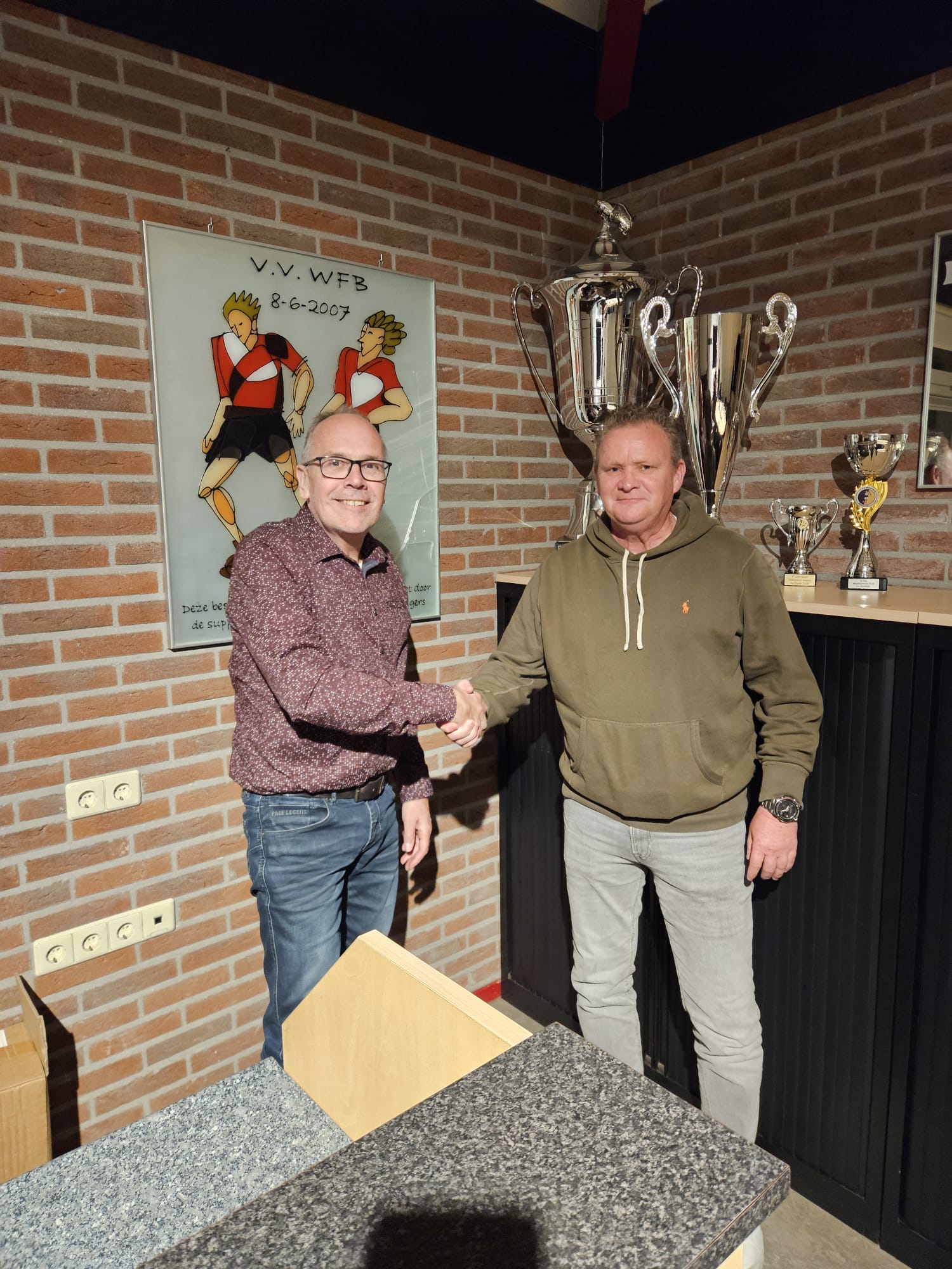 WFB verlengt contract Arjan Vuik