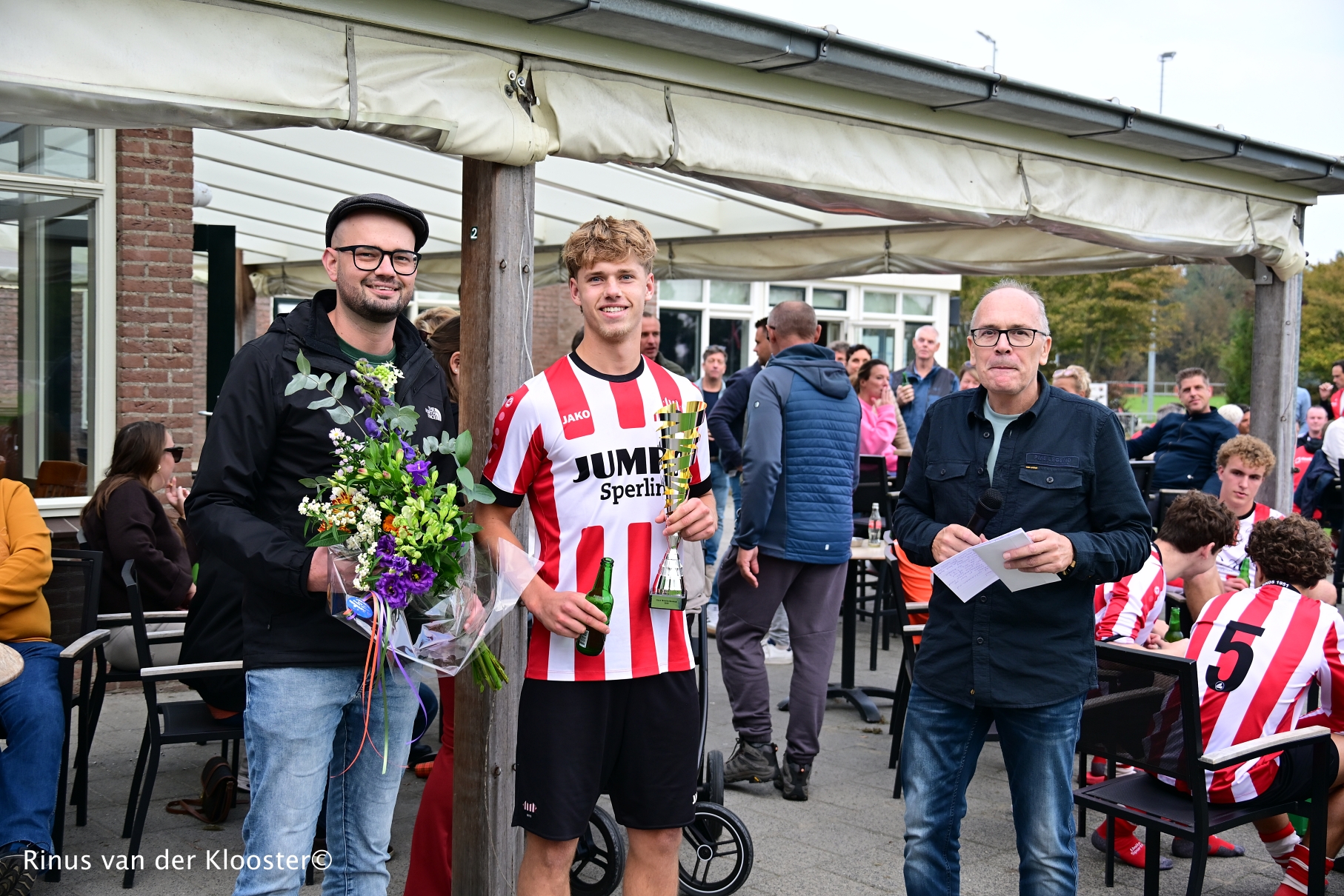 Stas Haverkamp krijgt Hans Moerkerk Bokaal uitgereikt