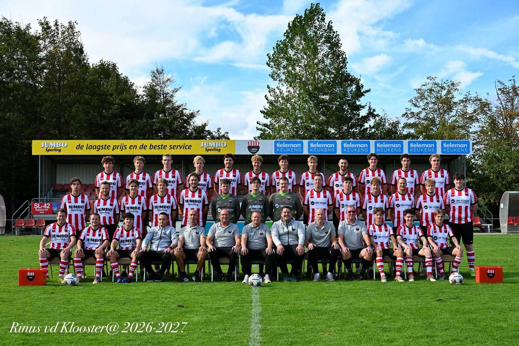 Selectiefoto en uitreiking kleding Akershoek.