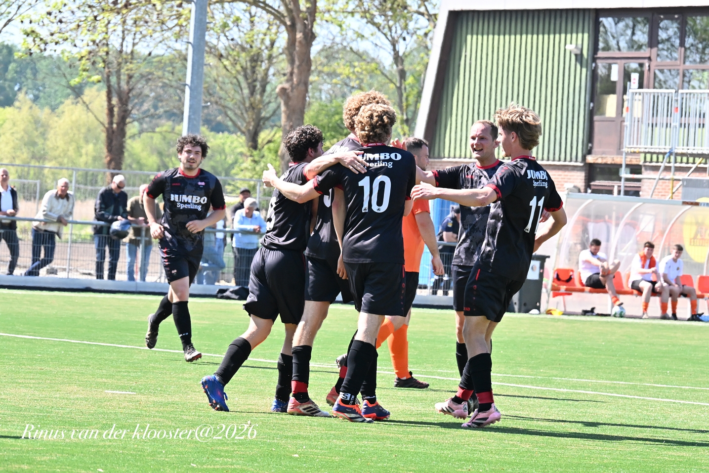 Wedstrijdverslag en foto's Rockanje 1 - WFB 1